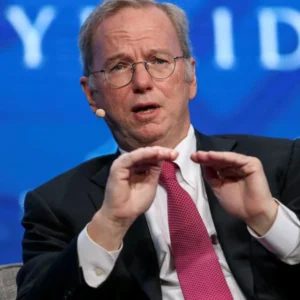Former Google CEO Praises DeepSeek as a Milestone in the AI Industry